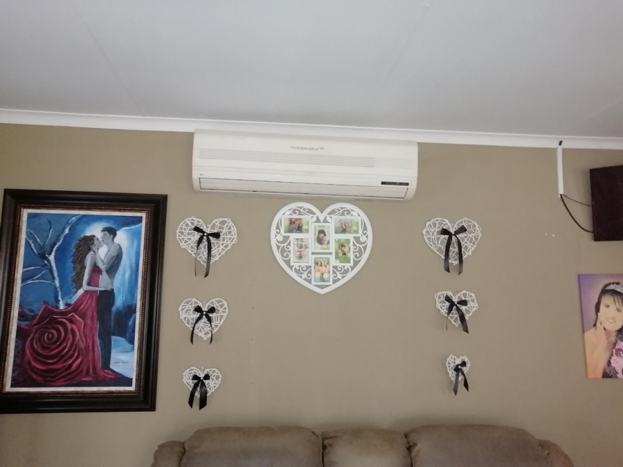 3 Bedroom Property for Sale in Geelhoutpark North West